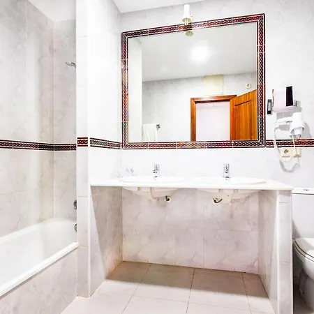Hotell Pozo Del Duque Ii 2*